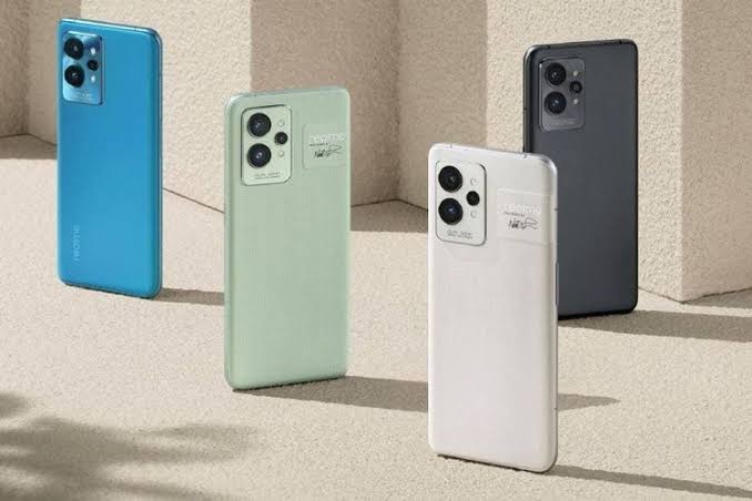 Realme, Keluarkan Kamera Tele Dalam Ponsel