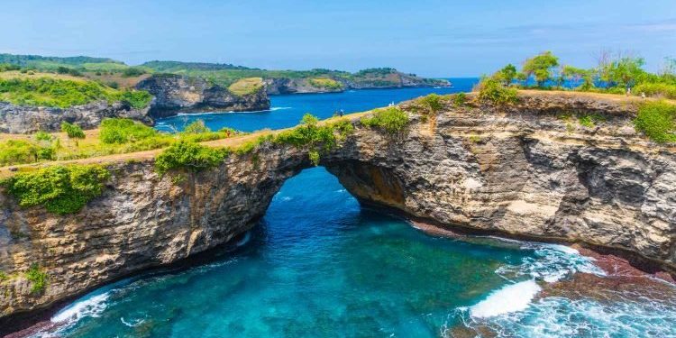 Nusa Penida Bali Suguhkan Keindahan Tebing Kelingking yang Ikonik