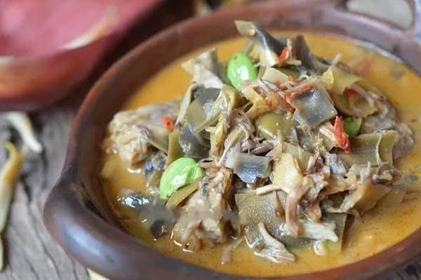 Mudah Didapat, Jantung Pisang dapat Diolah Menjadi Sayur Gurih yang Pedas dan Mantap