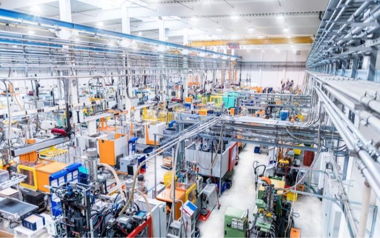 PMI Manufaktur Indonesia Naik ke 53,6 di Februari, Kontras dengan Gelombang PHK
