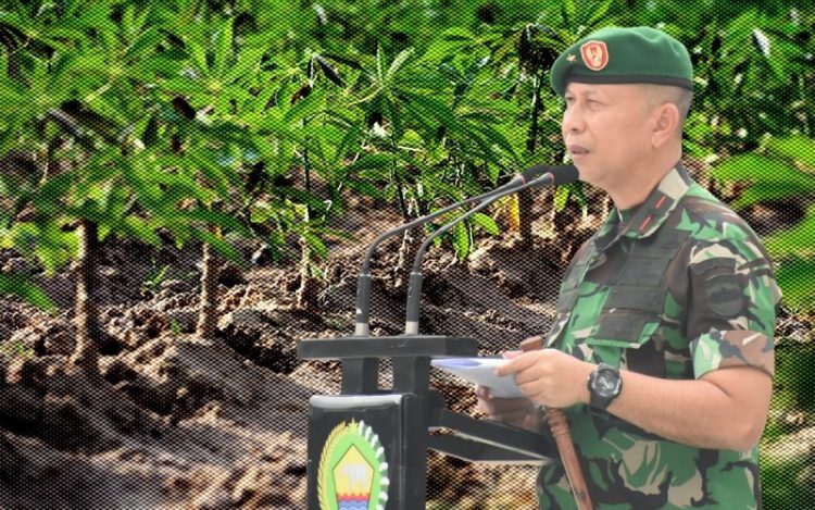 TNI AD Sosialisasikan Mikroba PA63 untuk Pulihkan Lahan Tandus Petani Singkong di Lampung Tengah