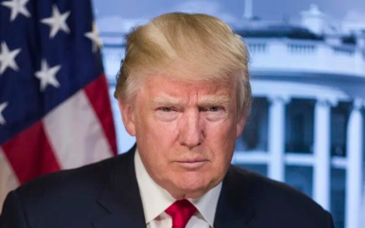 Trump Siap Terapkan Tarif 100% untuk Impor dari China, Guncang Pasar Global