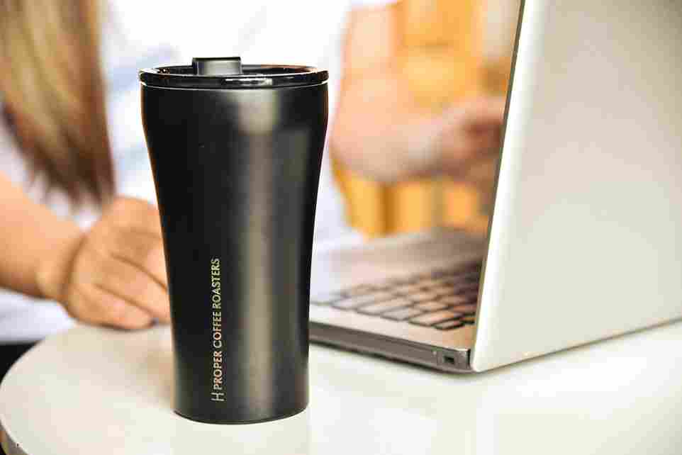 Tumbler Stainless vs Plastik: Mana yang Lebih Baik?